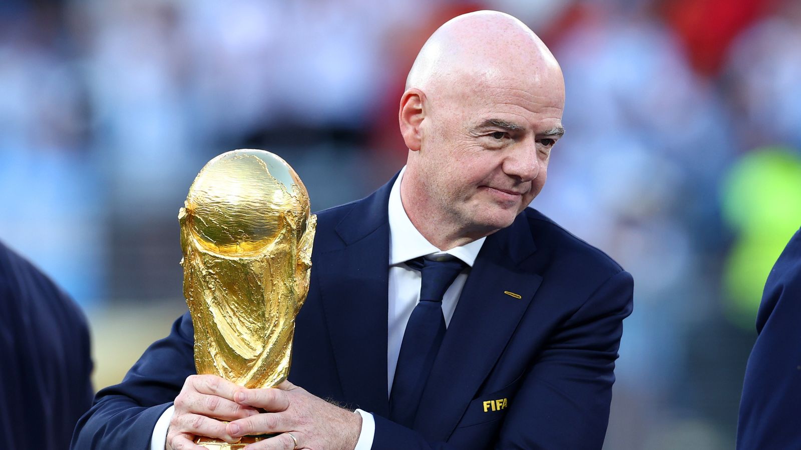 世界杯:国际足联主席贾尼·因凡蒂诺提供3000万英镑激励,促成员支持有争议的私人投资计划